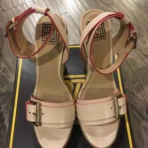 Pour La Victoire Wedges